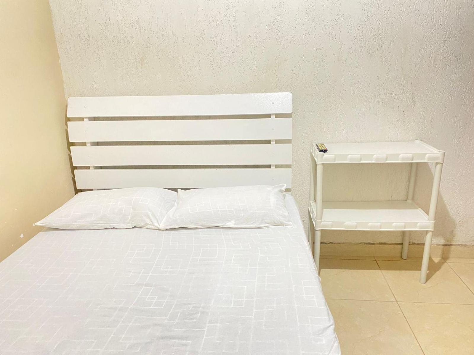 Kitnetes "Recanto Familia Gomes" Caraguatatuba Room photo